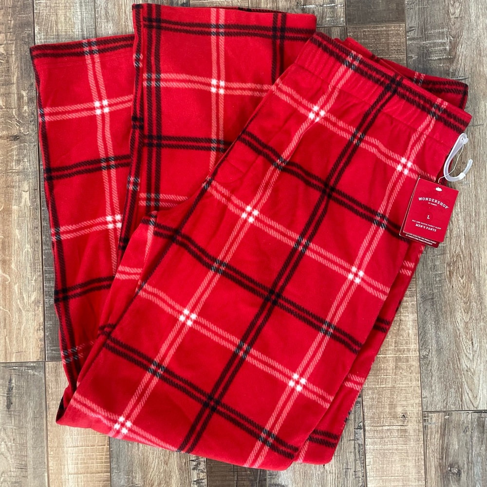 Wonderland 🎯 Men’s fleece sleep pants. Size large